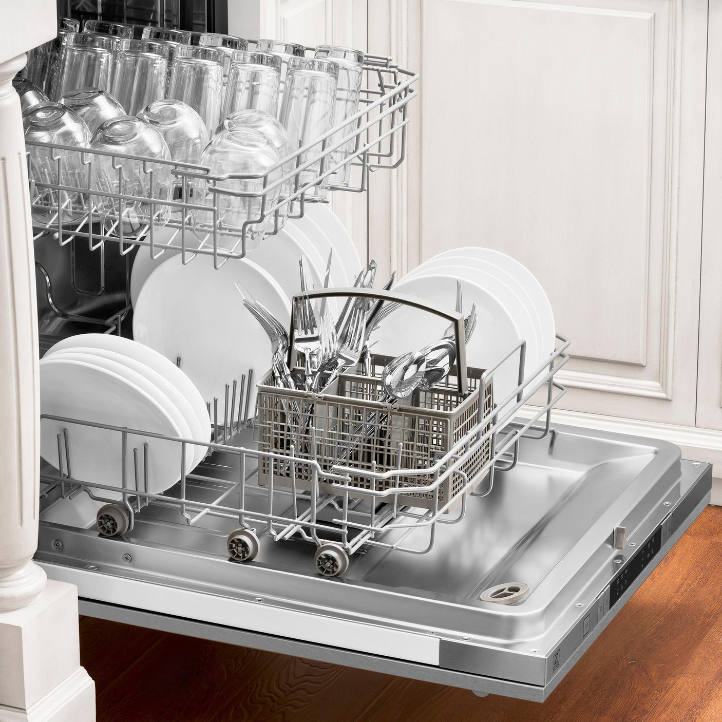 ZLINE 18 in. Compact Top Control Dishwasher with Stainless Steel Tub and Modern Style Handle, 52 dBa (DW-18) [Color: DuraSnow Stainless Steel]