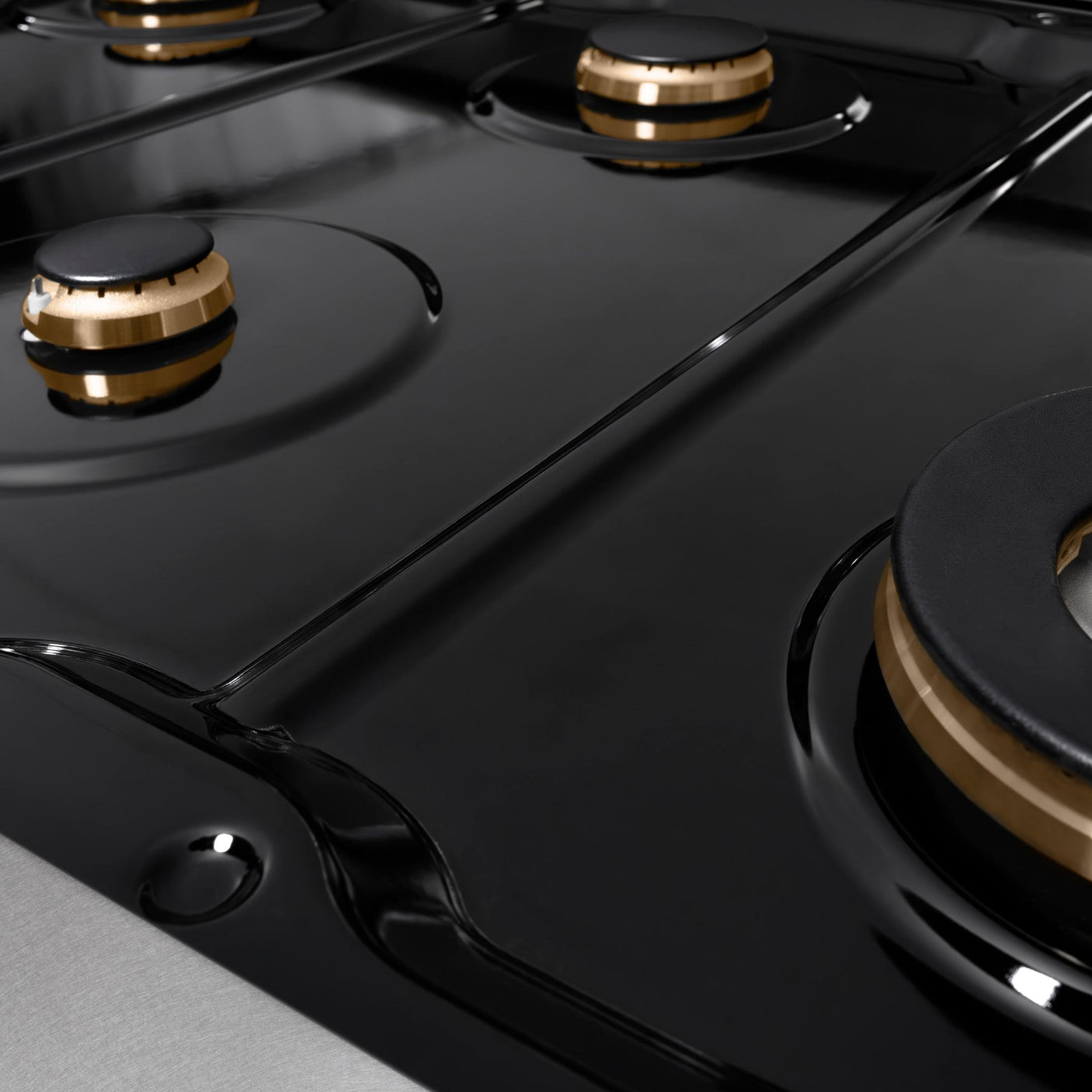 ZLINE 48 in. Autograph Edition Paramount Gas Rangetop with 8 Burners and Porcelain Cooktop in DuraSnow' Stainless Steel with Matte Black Accents (SRTSZ-48-MB)