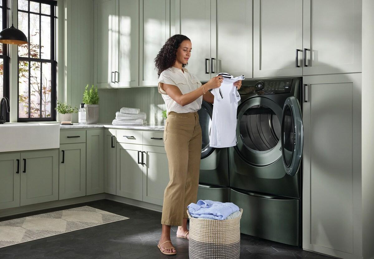 Electrolux Front Load Perfect Steam™ Electric Dryer with Balanced Dry™ and Instant Refresh - 8.0 Cu. Ft.