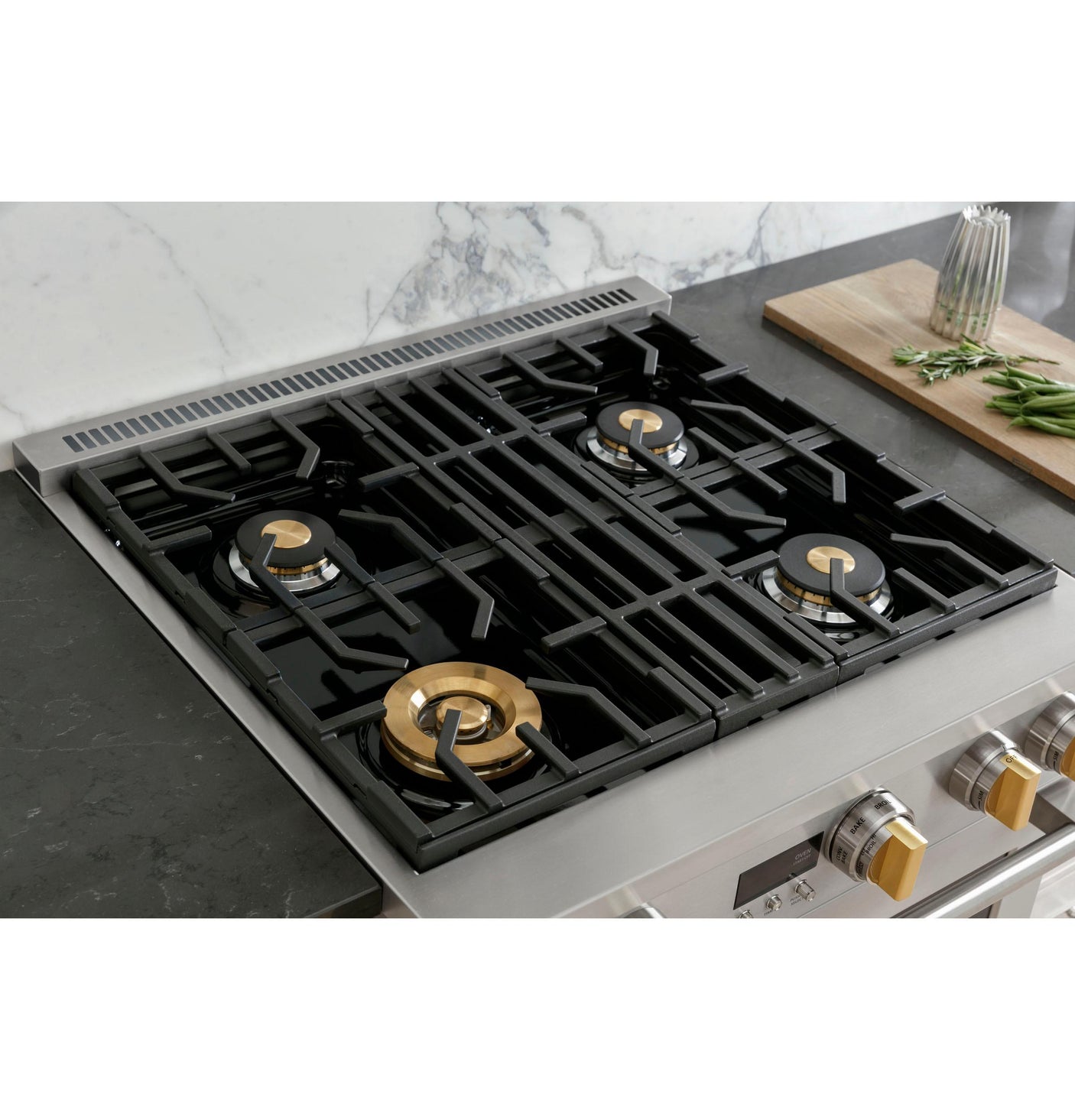 Monogram 30" Dual-Fuel Professional Range with 4 Burners