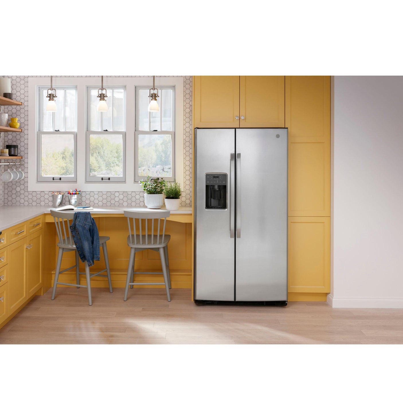 GE 25.3 Cu. Ft. Side-By-Side Refrigerator