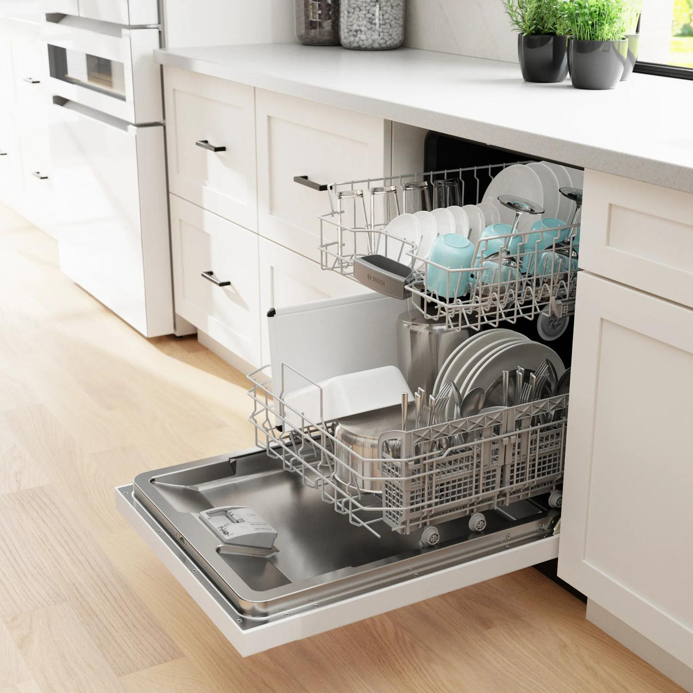 300 Series Dishwasher 24" White