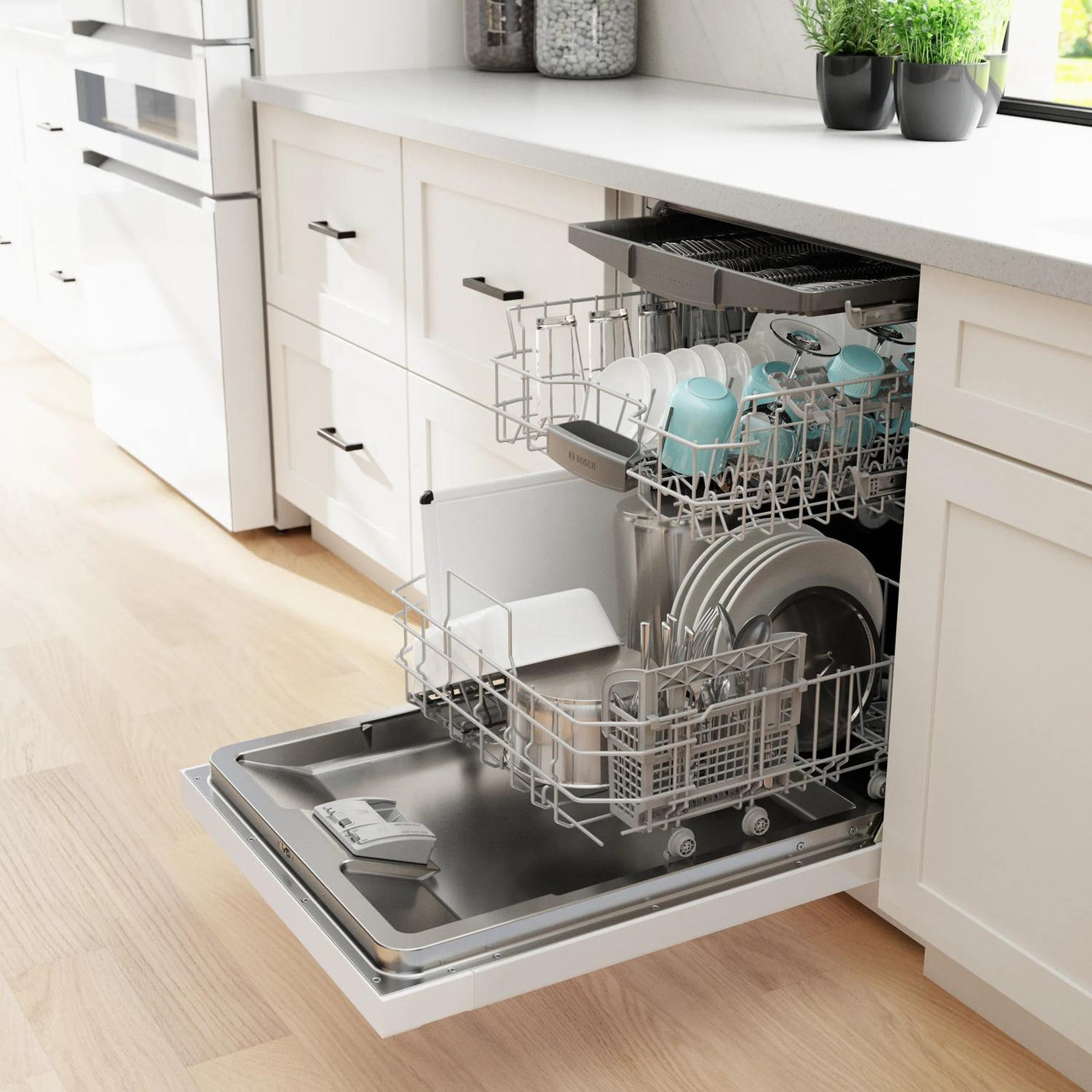 300 Series Dishwasher 24" White