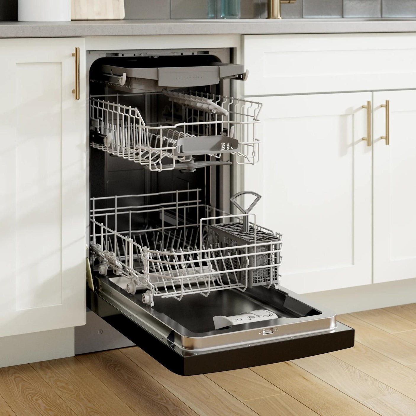 300 Series Dishwasher 17 3/4" Black