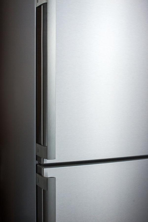 24" Wide Bottom Freezer Refrigerator With Icemaker