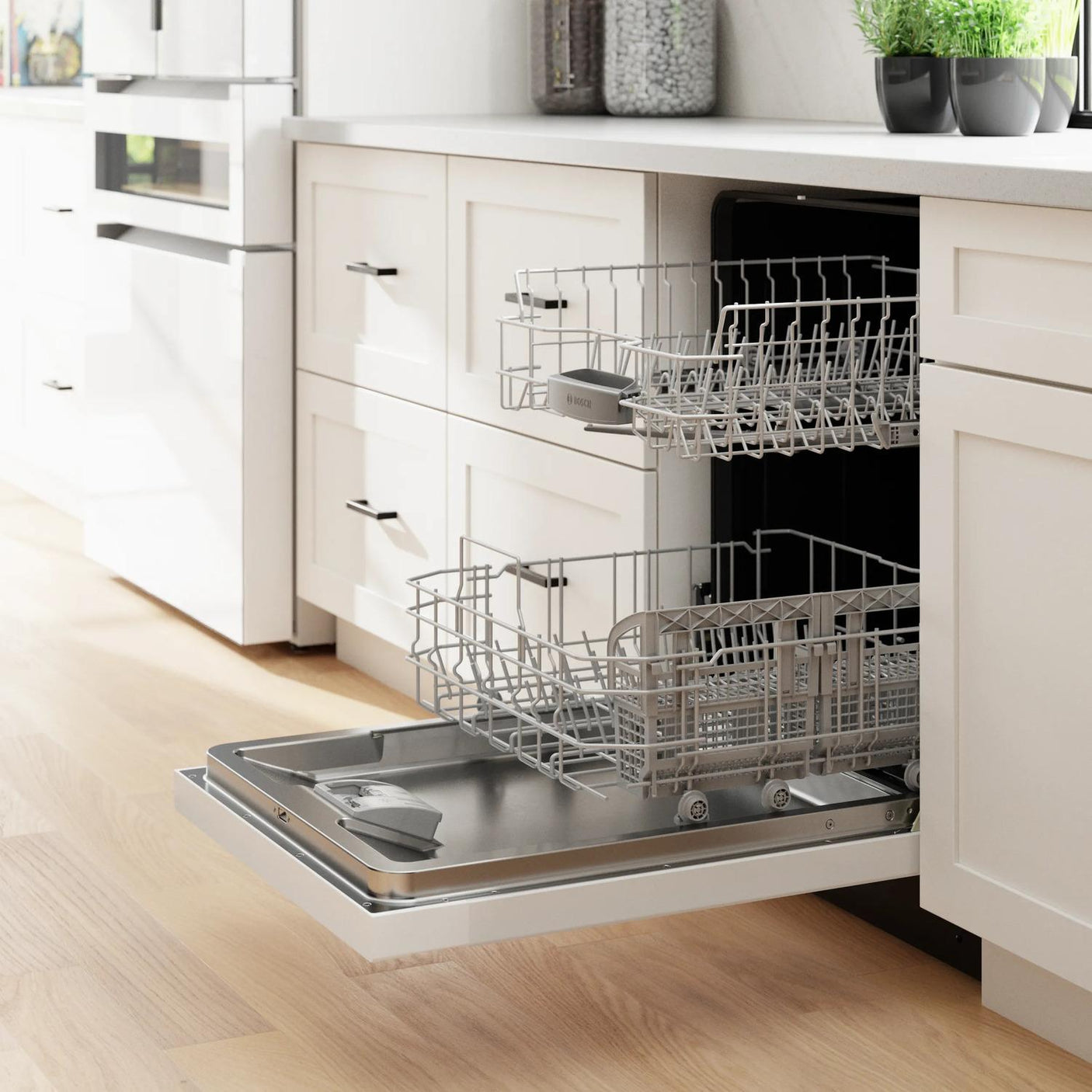 300 Series Dishwasher 24" White