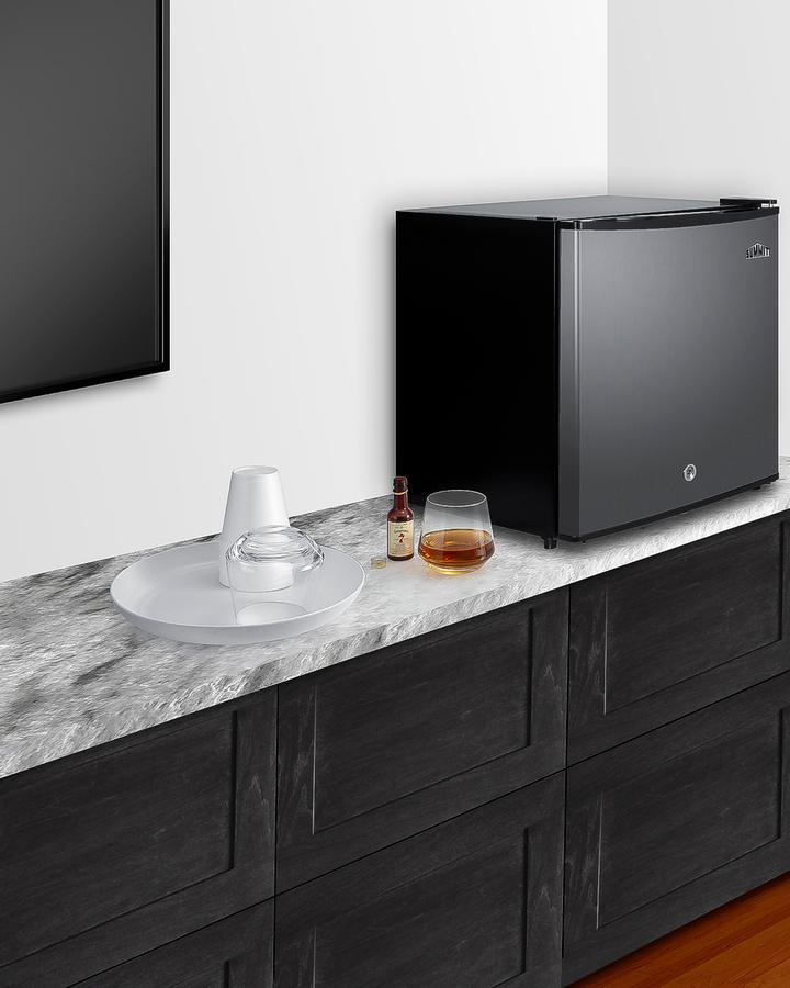 18" Wide Compact Minibar