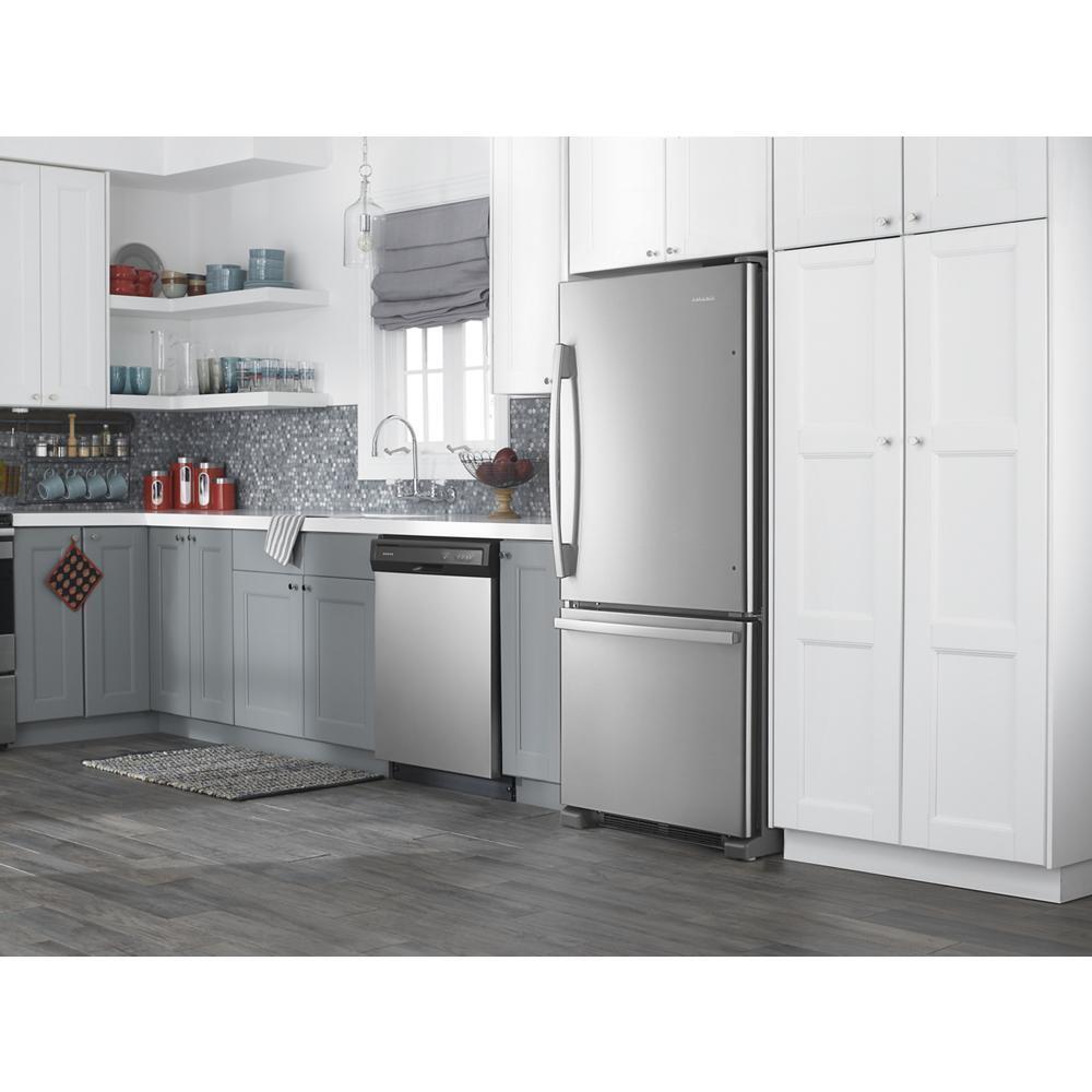 29-inch Wide Bottom-Freezer Refrigerator with EasyFreezer™ Pull-Out Drawer -- 18 cu. ft. Capacity