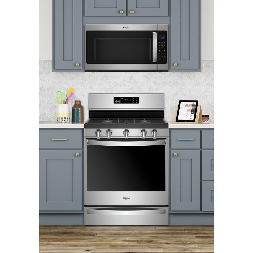 5.8 cu. ft. Freestanding Gas Range with Frozen Bake™ Technology