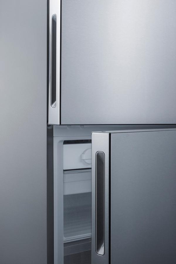 28" Wide Bottom Freezer Refrigerator