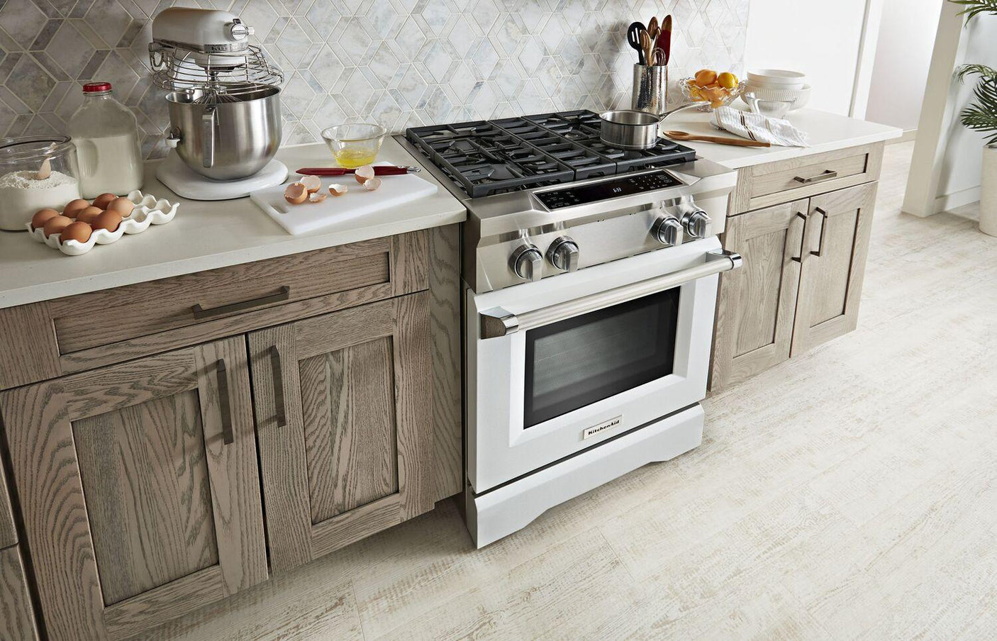 30'' 4-Burner Dual Fuel Freestanding Range, Commercial-Style Imperial White