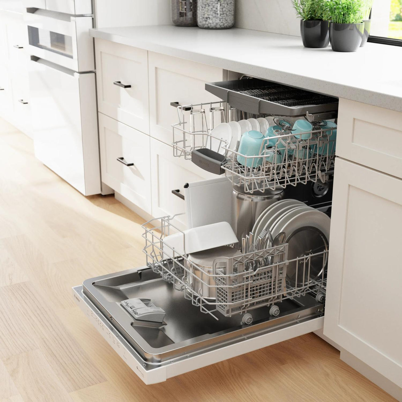 300 Series Dishwasher 24" White